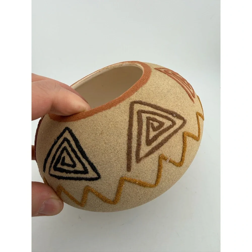 Round Ceramic Pot Decorative Bowl‎ Southwestern Tribal Geometric Design Tan